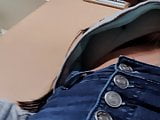 Bajo la blusa