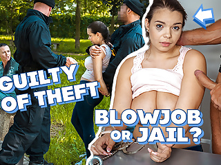 LAW4k. Brunette Sofia Lee used to steal goods in the park 