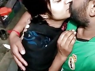 bhabhi ke sath devar ne kiya romance