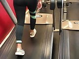 Sexy ass in gym