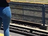 CULO BIEN GRANDE CON UNA HERMOSA FORMA
