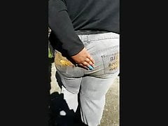 BBW uses her own butt as a napkin