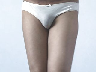 Panty pose