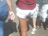 RABUDA gostosa jeans rebolando +Novinha short