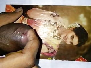 Cum tribute to  Raashi khanna