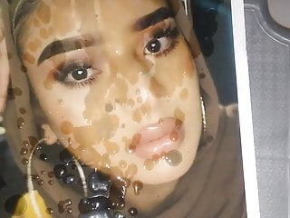 Pakistani Hijabi Iamah gets a big dirty load