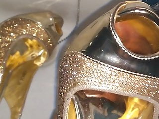 Cumming in my Hijabi bengali sister in laws heels