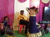 boob show while dancing