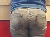 Sexy latina booty