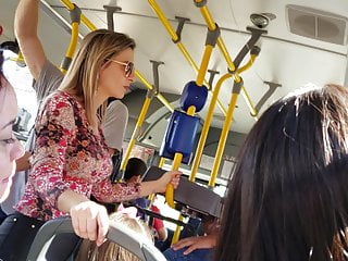 MILF tetudona no onibus